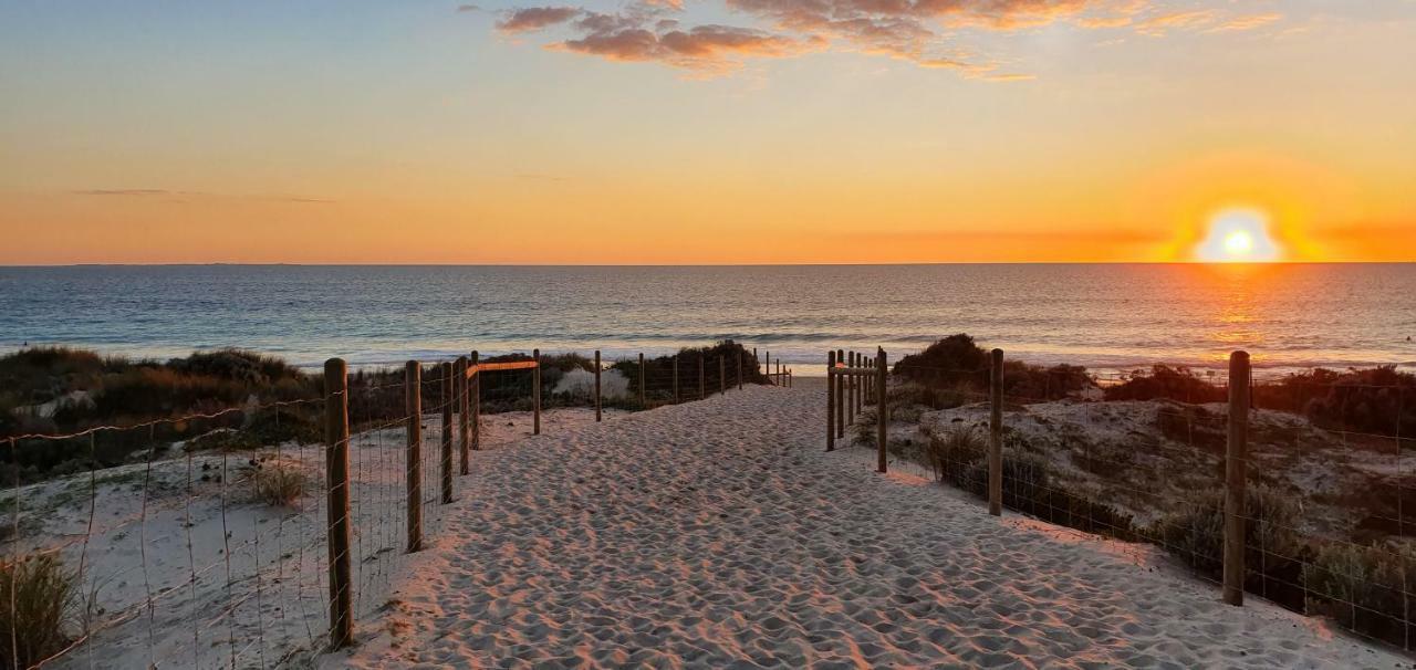 West Beach Lagoon 114 - Ocean Views West Perth Eksteriør bilde